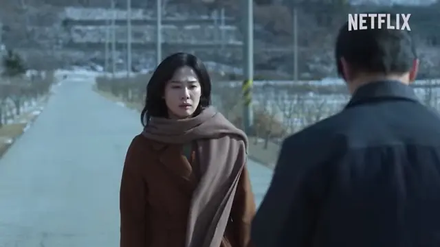 Aktris Kim Hyun Joo di The Bequeathed berperan sebagai Yoon Seo Ha, pewaris seonsan, dan akan bekerja dengan sutradara Yeon Sang Ho sekali lagi setelah syuting “Hellbound” bersama. (Dok: Netflix)