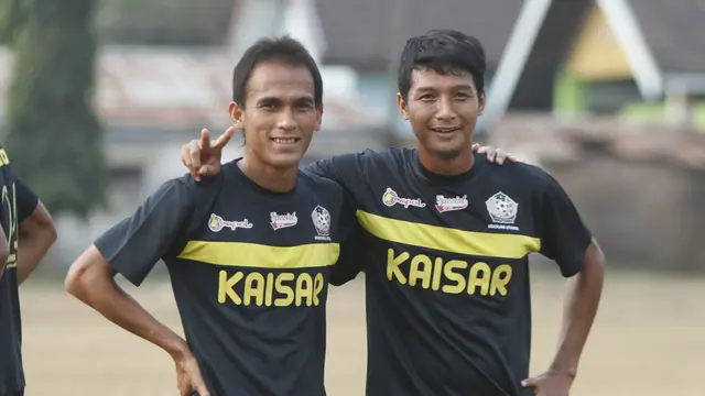 Faris Aditama dan Qischil Gandrumini