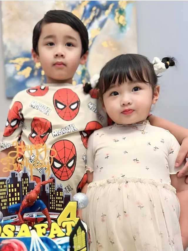 Potret Yosafat Abimanyu Purnama dengan adik (Sumber: Instagram/btpnd)