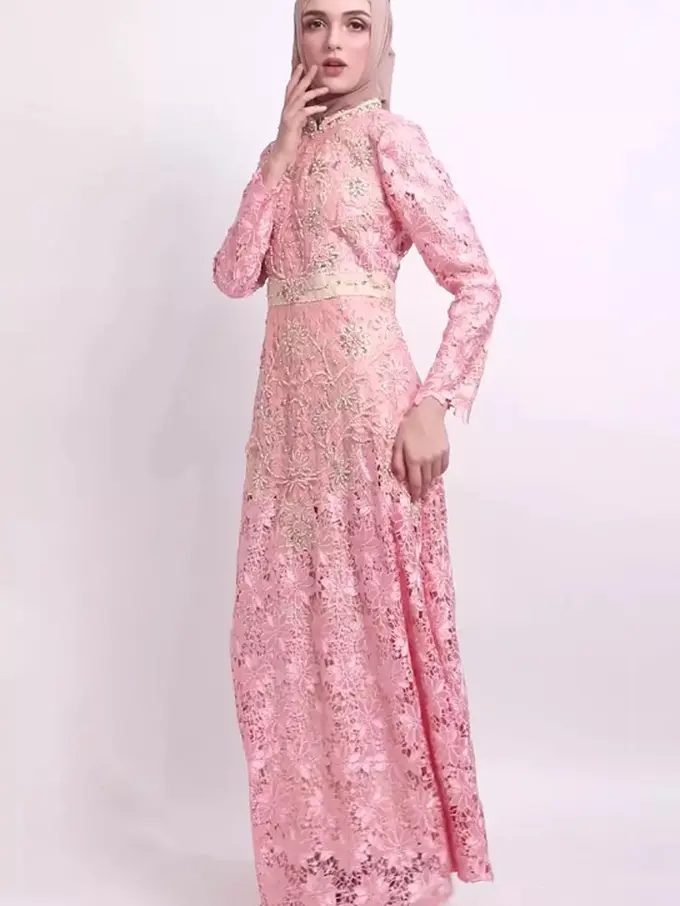 Gamis Brokat Motif Bunga