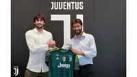 Mattia Perin resmi berseragam Juventus setelah menandatangani kontrak selama empat tahun hingga 2022. (Dok. Juventus)