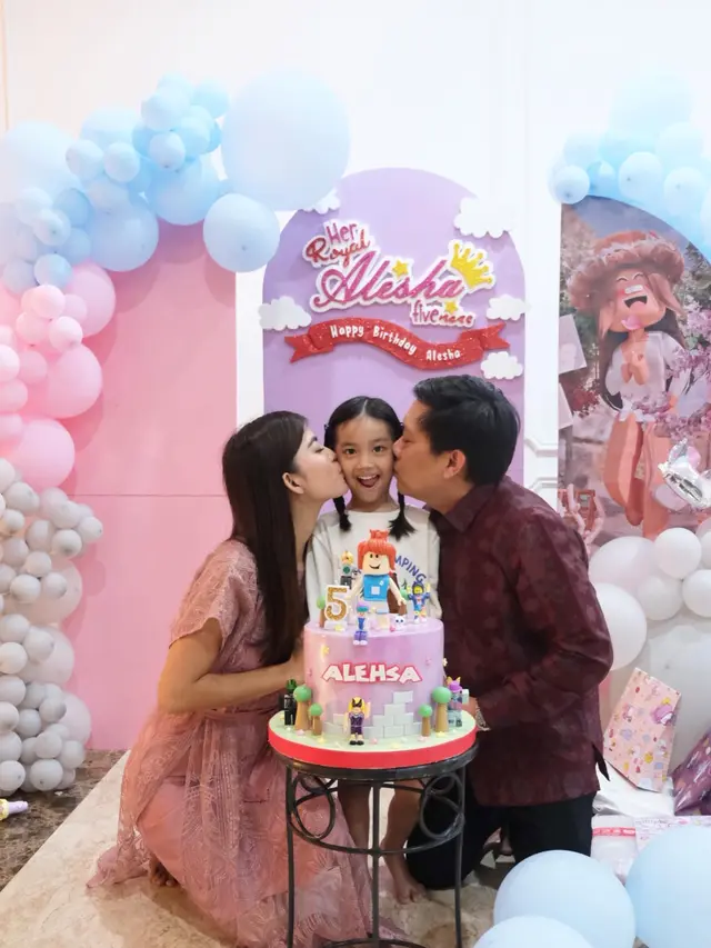 Jalani 6 Tahun Pernikahan, Ini 7 Potret Mesra Raya Kohandi Bersama Suami