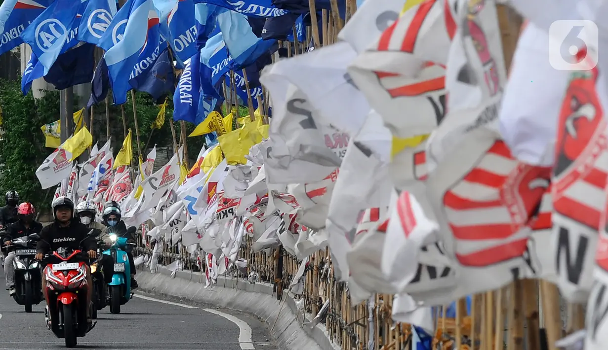 Nantinya selama kurun waktu satu minggu tersebut, pihak Bawaslu DKI dan KPU DKI akan melakukan pengawasan dan mengingatkan para unsur partai politik terkait aturan yang ada. (merdeka.com/Arie Basuki)