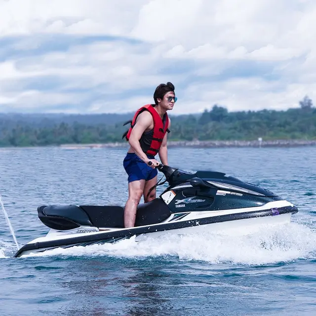 6 Momen Seru Lesti Kejora dan Rizky Billar Baby Moon Ke Pantai Carita