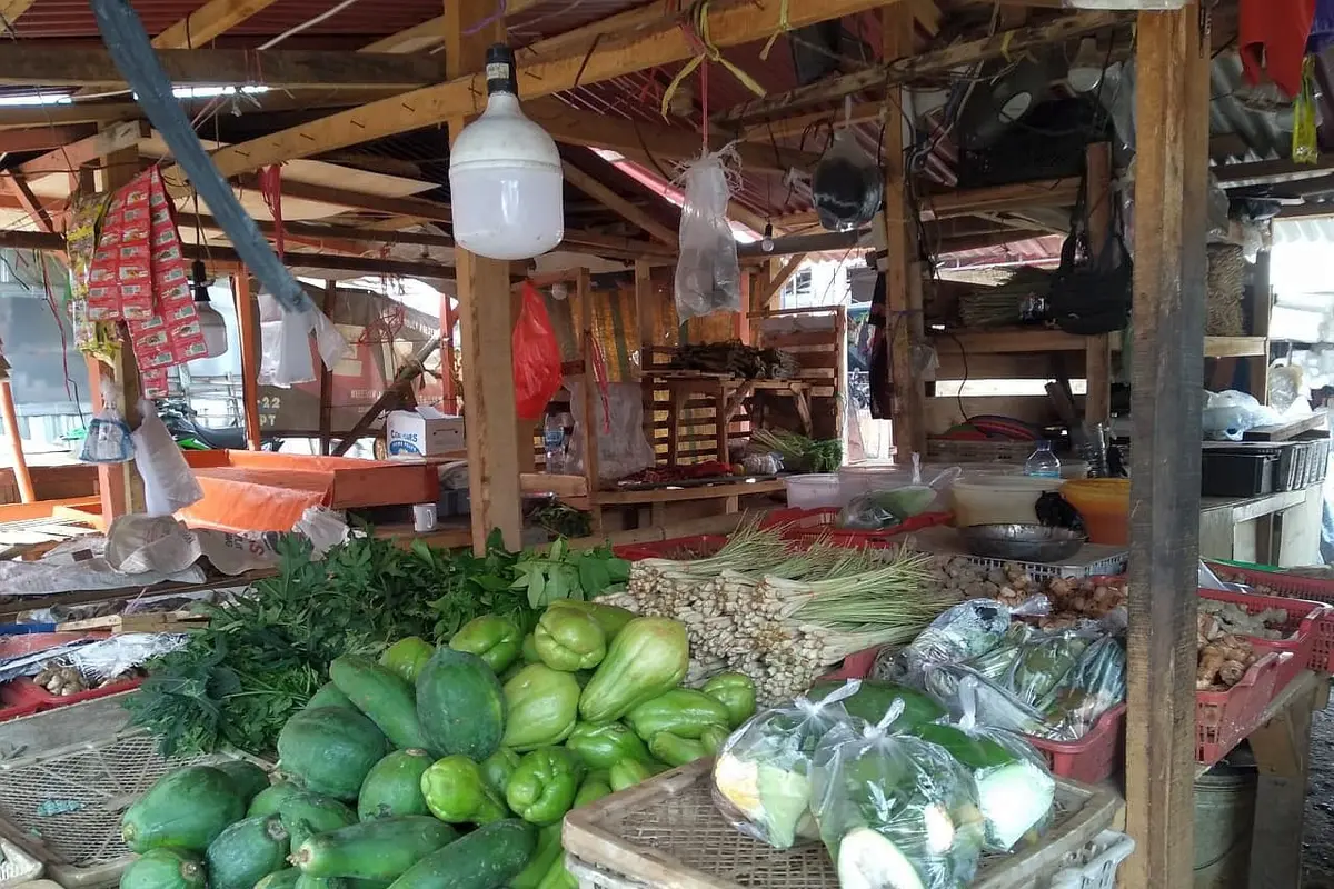 Pantauan Liputan6.com di Pasar Griya Bukit Jaya, Bogor. (Ine Vania Putri)