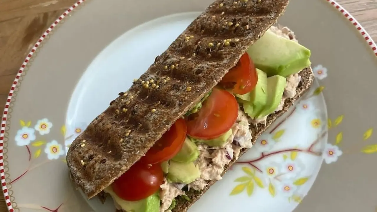tunacado sandwich