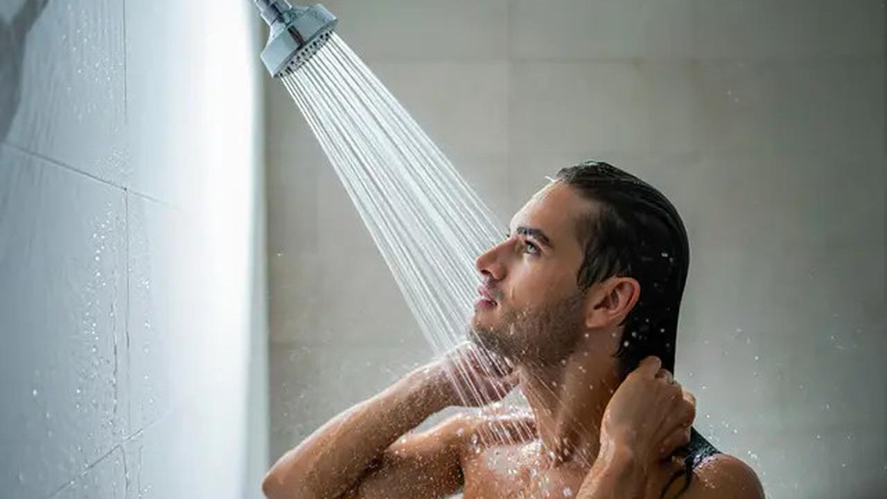 Mandi Air Dingin atau Hangat? Mana yang Lebih Sehat untuk Tubuh?