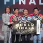 Rizky Faidan dkk berpose setelah menjadi jawara PES League Asia 2019.  (FOTO / Liga1PES)