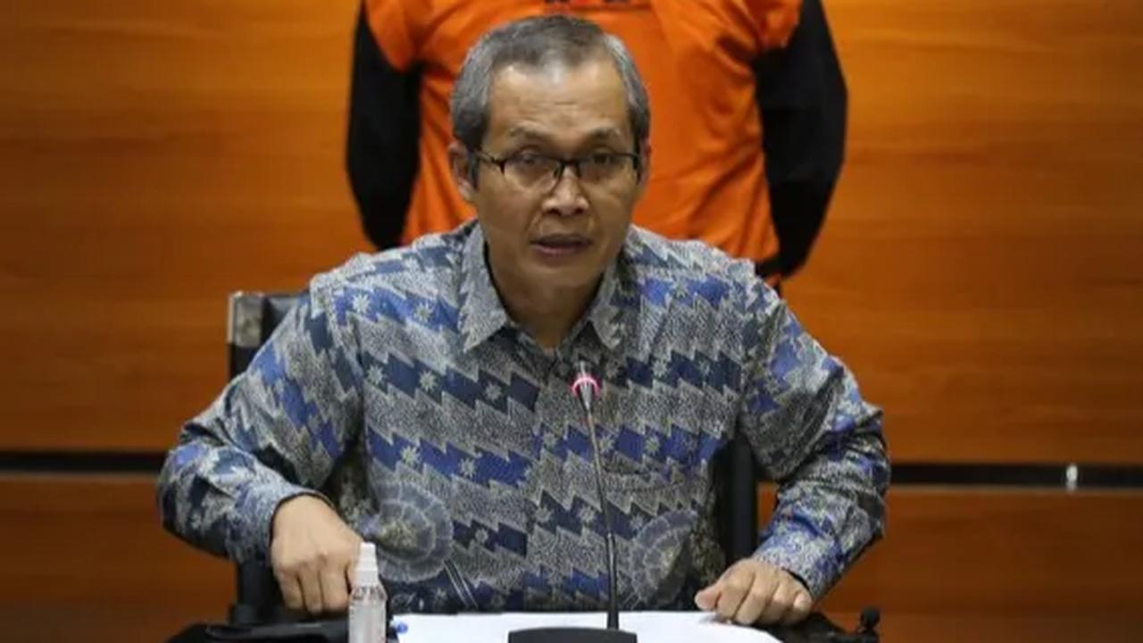 Selain itu ditambahkan Alex, tujuan dibentuk Pengadilan Tipikor untuk memutus perkara berkaitan dengan tindak pidana korupsi dilakukan sipil maupun militer. Pengadilan Tipikor sudah ada hakim kompeten di bidang tindak pidana korupsi.
