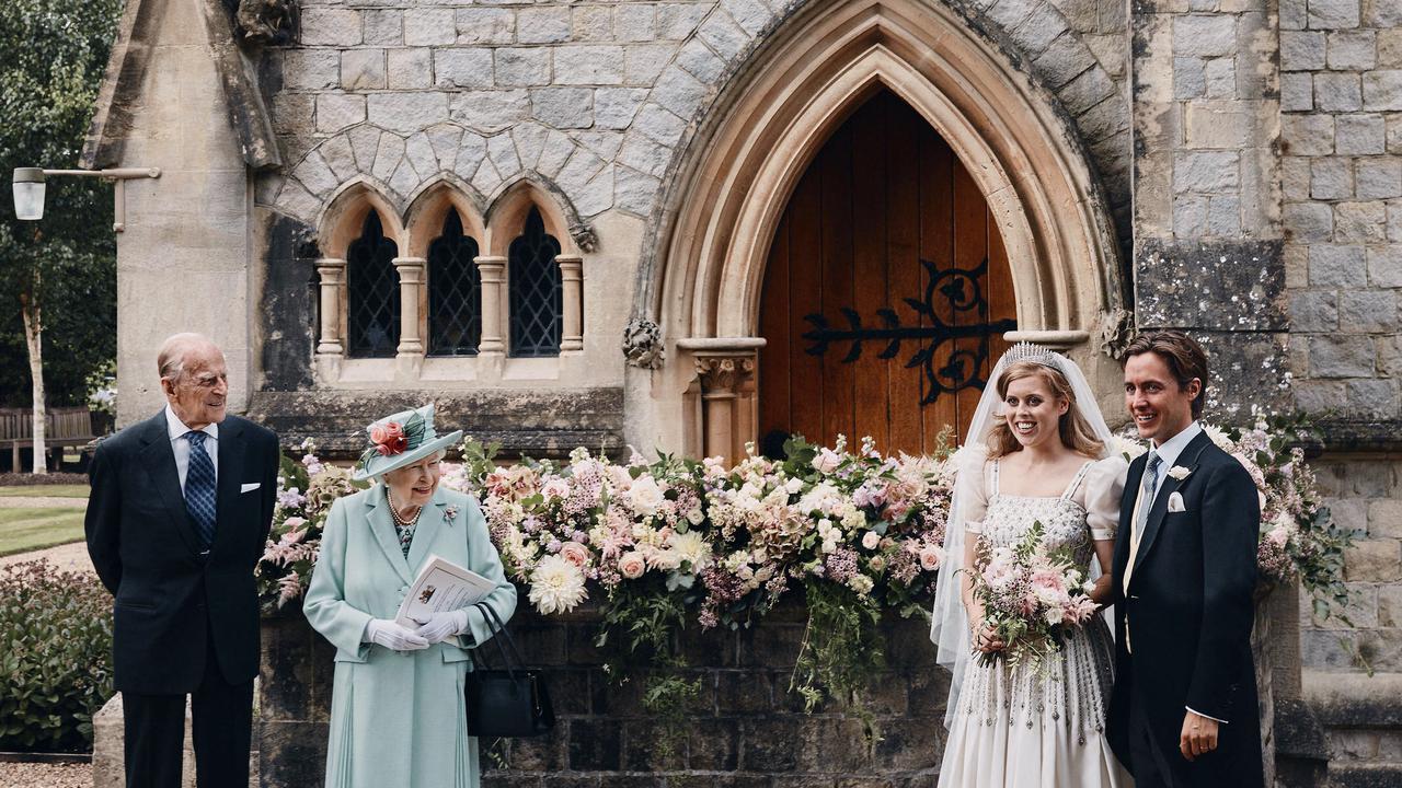 Pangeran Philip dan Ratu Elizabeth II di pernikahan Putri Beatrice (Benjamin Wheeler via Associated Press)