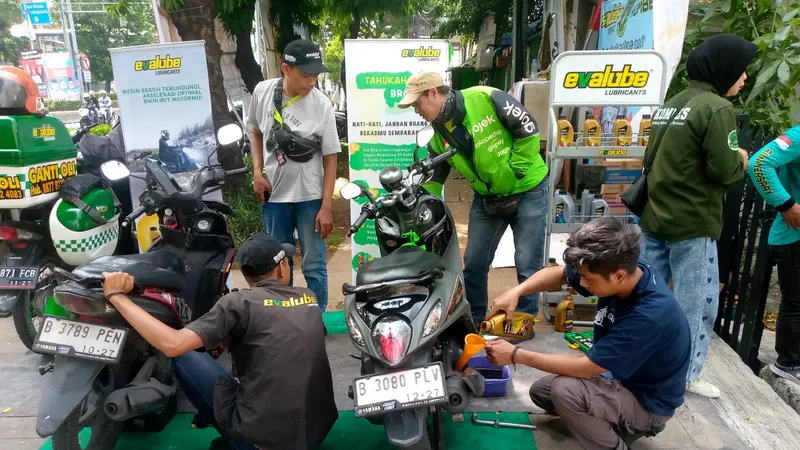 Evalube Berbagi Ramadan untuk Anak Yatim hingga Mekanik Bengkel (ist)