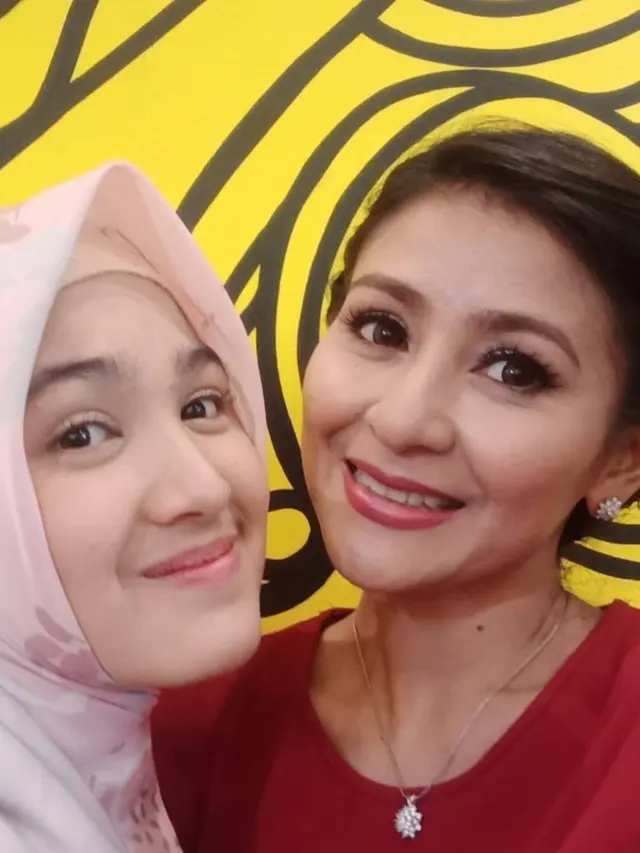 Kerap Terlibat dalam Satu Judul, Ini 6 Potret Kebersamaan Ine Dewi dan Cut Syifa