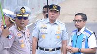 Direktur Utama PT Jasa Raharja, Rivan Purwantono, bersama Kakorlantas Polri, Brigjen Agus Suryonugroho, melakukan survei jalur mudik di ruas Tol Cipularang pada hari Minggu (9/2/2025). (Kredit foto: Tim Humas Jasa Raharja)