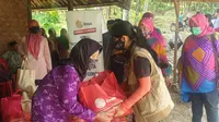 Perjuangan Ekstra Dilakukan Tim YPP demi Mencapai Kelurahan Jonggol - Kabupaten Bogor untuk Memberikan Bantuan Paket Sembako Kepada Warga Lanjut Usia