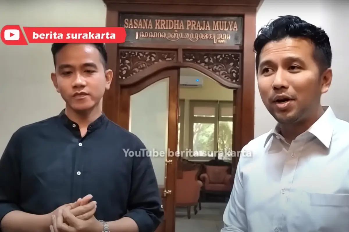 Emil Dardak dan Gibran Rakabuming. (Foto: Dok. YouTube Berita Surakarta)