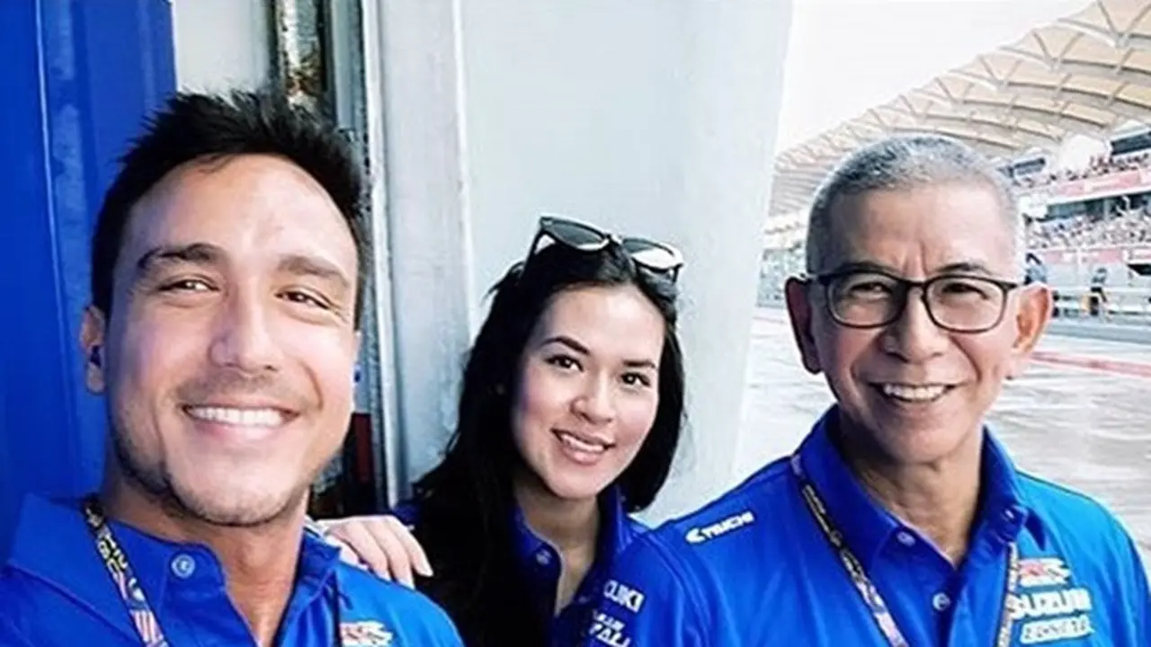 Jarang Tersorot, Ini 6 Potret Kebersamaan Hamish Daud dan Ayah Mertua