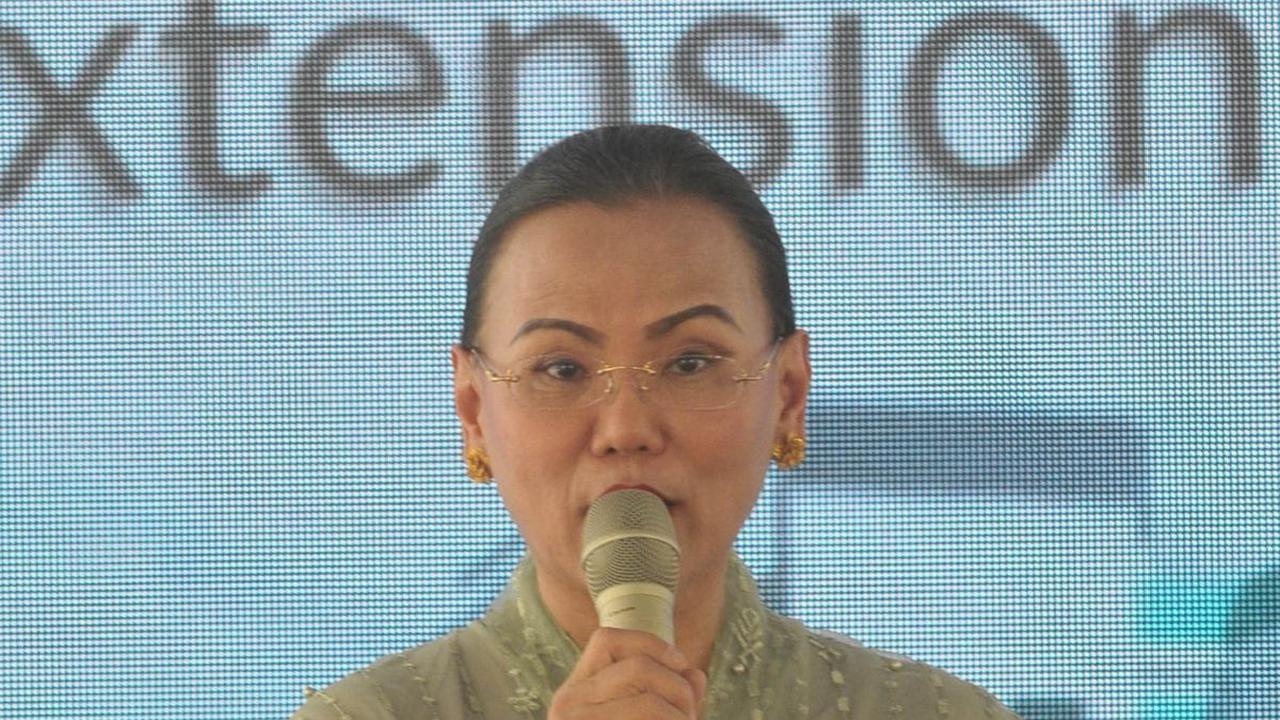 Kusmiati melanjutkan, selain menambah gedung, EMC akan mengembangkan unit khusus seperti dalam hal kemoterapi. Selain itu, akan ada poliklinik khusus anak dan ibu yang tidak bercampur dengan poliklinik lainnya.&nbsp;Foto: Merdeka.com/Imam buhori<br>