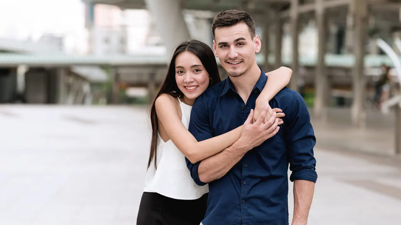 pasangan cinta