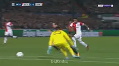 Berita video highlights Liga Champions 2017-2018, Feyenoord melawan Shakhtar Donetsk dengan skor 1-2. This video presented by BallBall.