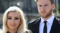 Pernikahan humanis pemain Leeds United, Eunan O'Kane diuji di pengadilan (yorkshirepost.co.uk)