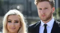 Pemain Leeds Terancam Nikah di Bawah Tangan dengan Model Cantik