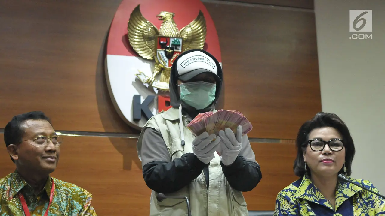 KPK Tunjukkan Uang Sitaan Hasil OTT di Bengkulu