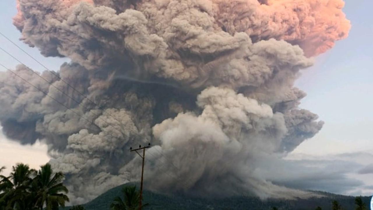 Lewotobi Laki-laki Meletus, Begini Penampakan Tinggi Kolom Abu Capai 10.000 Meter