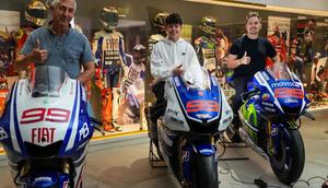Víctor Cubeles (tengah) dan Jorge Lorenzo (kanan). (Dok. Jorge Lorenzo)