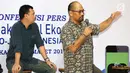 Wakil Kabid Penelitian dan Pelatihan Penelitian LD FEB UI Paksi Walandauw memberikan paparan hasil riset Go-Jek oleh Lembaga Demografi UI Tahun 2018 di Jakarta, Kamis (21/3). (Liputan6.com/Fery Pradolo)