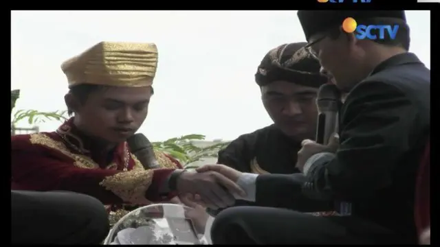Nikah massal unik digelar delapan pasang pengantin di Yogyakarta. 