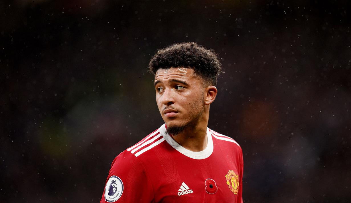 Jadon Sancho - Pemain berusia 21 tahun itu belum juga menunjukkan kemampuan terbaiknya hingga saat ini di Manchester United. Meski begitu mantan bintang Bundesliga ini tetap menerima gaji sebesar 350 ribu pound sterling atau senilai Rp6,8 miliar per pekan. (AFP/Oli Scarff)