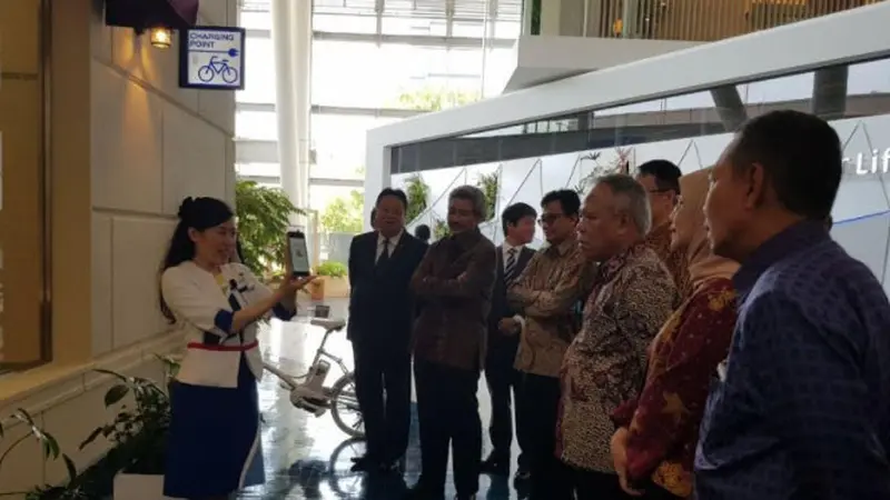 Menteri Basuki Kunjungi Panasonic Technology Center