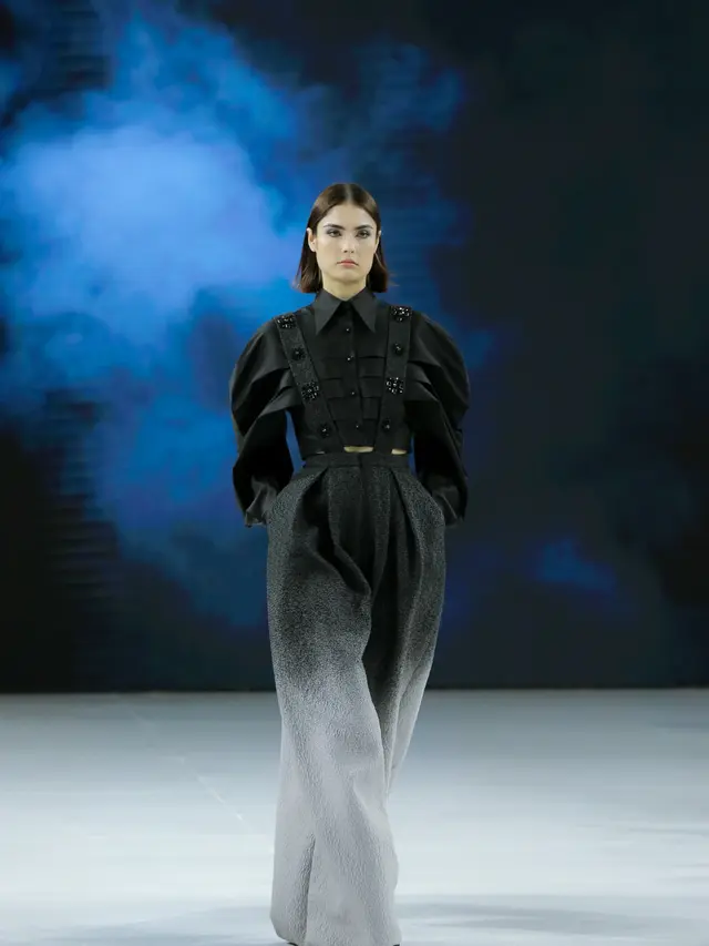 Cantiknya Bayangan Rembulan Terpancar Jelas di Koleksi Terbaru SEBASTIANred 2023/2023