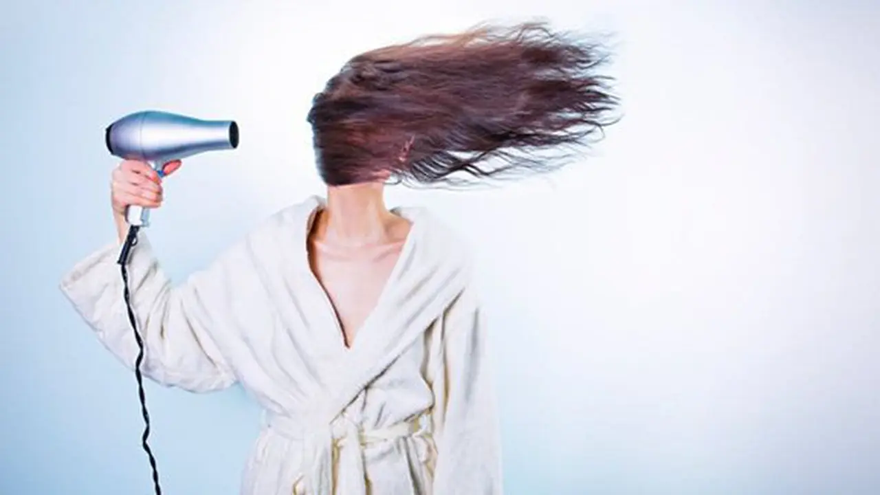 Mewarnai rambut harus hati-hati/copyright Pexels.com