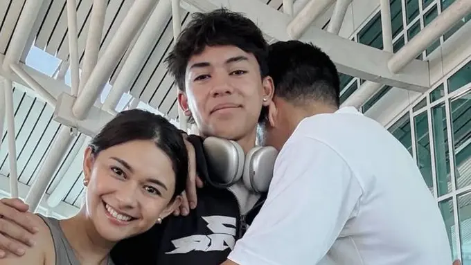 Potret Nana Mirdad dan Andre White Antar sang Anak Jason Deandra (credit: instagram/andrew.white._)