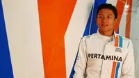 Rio Haryanto, berkostum balap Tim Manor Racing di Barcelona. (Bola.com/Rio Haryanto Media)