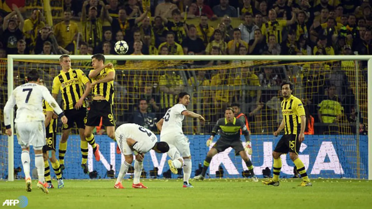 ronaldo-freekick-130425a.jpg