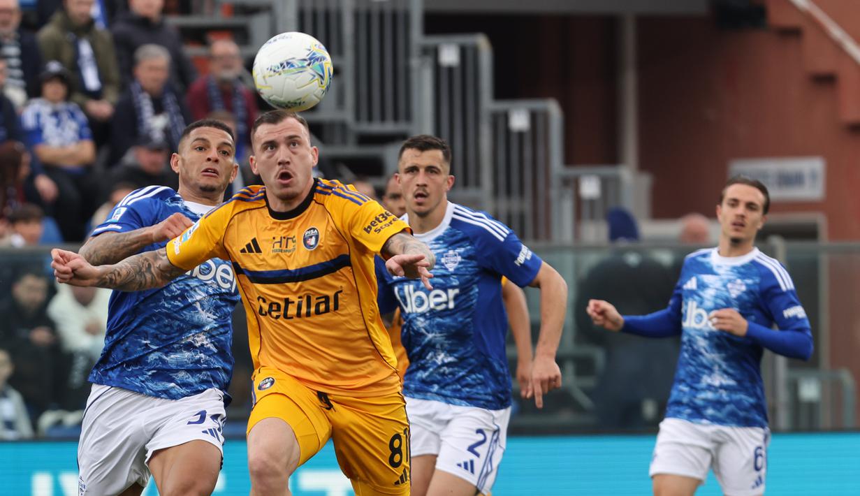 Kemenangan ini membawa Como menduduki posisi ke empat dengan mengemas 57 poin, unggul tiga angka atas Juventus di klasemen sementara. (Antonio Saia/LaPresse via AP)