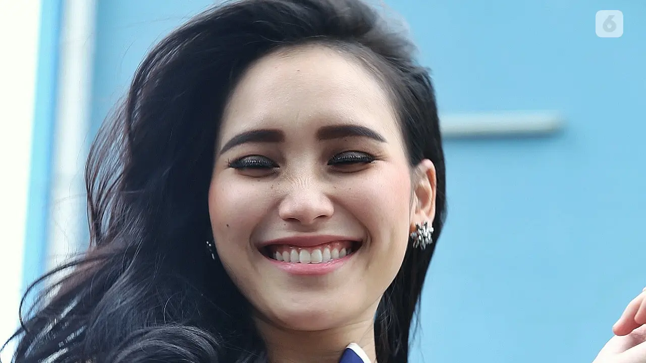 [Bintang] Ayu Ting Ting