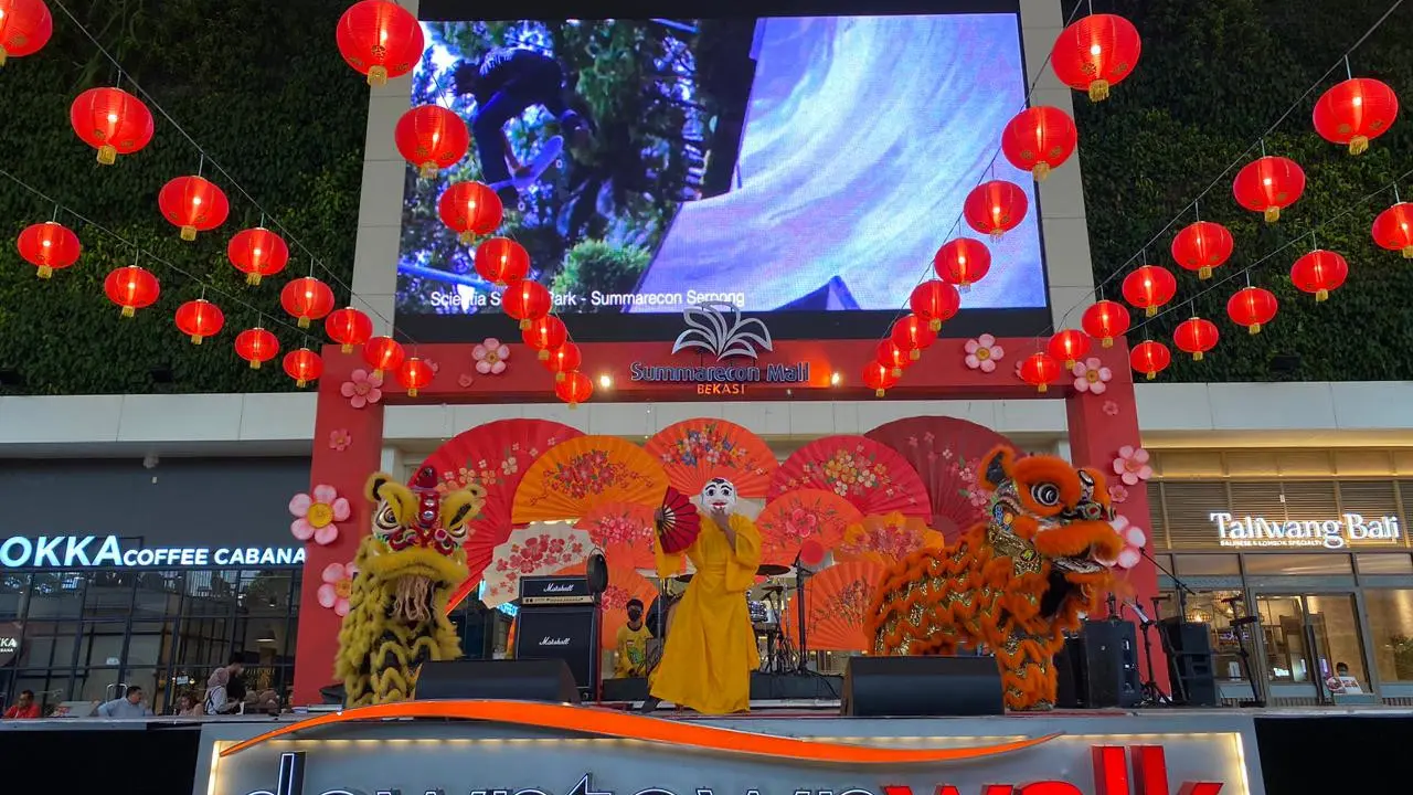 Semarak Perayaan Imlek Dengan Barongsai Show Dan Promo Belanja Menarik