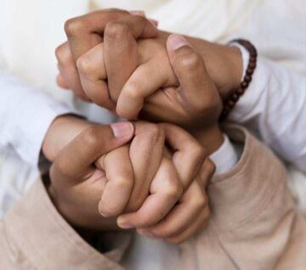 Kisah cinta beda agama ternyata bukan hal baru di Indonesia. Pada abad IX masehi, Raja Mataram menjalin asmara dengan perempuan dari latar belakang agama yang berbeda.