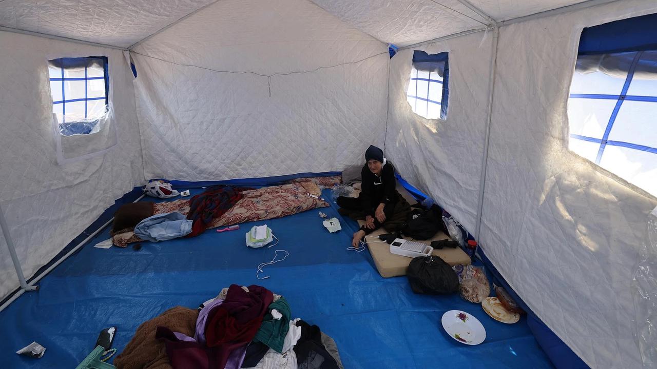 FOTO: Tenda Tenda Biru Tampung Pengungsi di Beirut