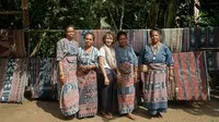 Mengembalikan Pewarnaan Alami Tenun Ikat Sikka NTT di Tengah Gerusan Zaman