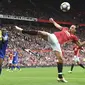 Penyerang Manchester United asal Swedia, Zlatan Ibrahimovic menjadi pemain yang paling banyak melepaskan tembakan ke arah gawang hingga pekan ke-8 Premier League 2016-2017 dengan total tembakan sebanyak 39 kali. (AFP/Anthony Devlin)