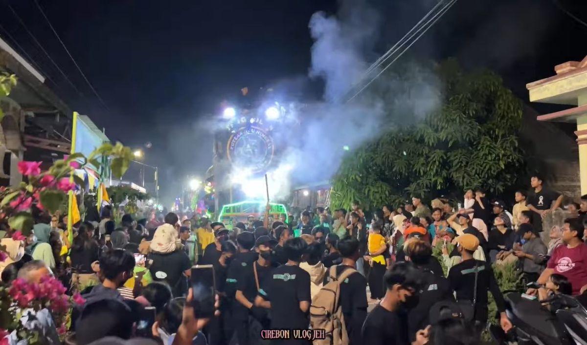 Diramaikan Pawai Lampion dan Obor