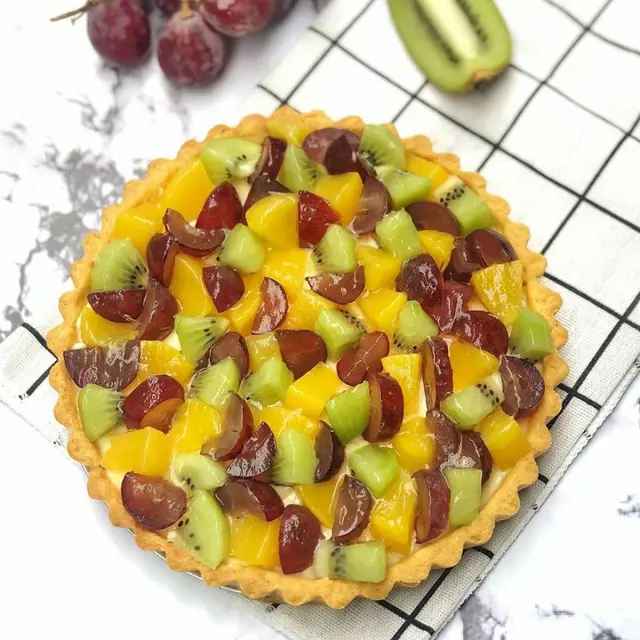 ilustrasi resep kreasi pie buah cocok untuk hidangan ulang tahun/Instagram: @tintinrayner