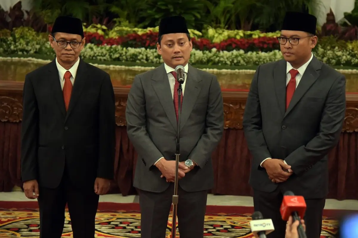 Wakil Menteri Keuangan Thomas A.M. Djiwandono Memberikan Keterangan Pers didampingi Yuliot sebagai Wakil Menteri Investasi dan Sudaryono sebagai Wakil Menteri Pertanian di Istana Negara, Jakarta, Kamis (18/07/2024). (Dok setkab.go.id)
