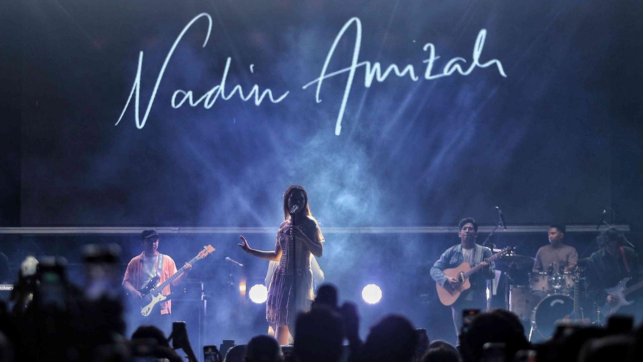 Foto Keseruan KLBB BRI Festival 2025: Makin Malam Makin Energik Nikmati Konser Musik