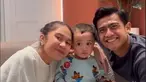 Azizah Salsha dan Pratama Arhan baru-baru ini menjenguk Rayyanza, anak Raffi Ahmad dan Nagita Slavina. Keduanya tampak sumringah bisa bertemu dengan Cipung. Tak mau ketinggalan momen, Azizah dan Arhan abadikan kebersamaan dengan berfoto bareng Cipung. (Liputan6.com/TikTok/asupanmu)