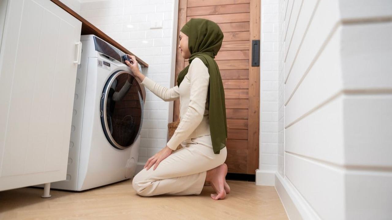 <b>Cuci dan Keringkan Baju</b>